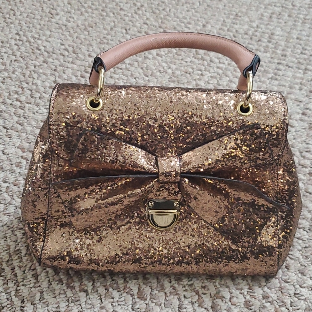 Apt 9 purse